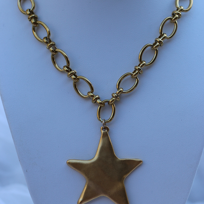 Gold Star Pendant Necklace