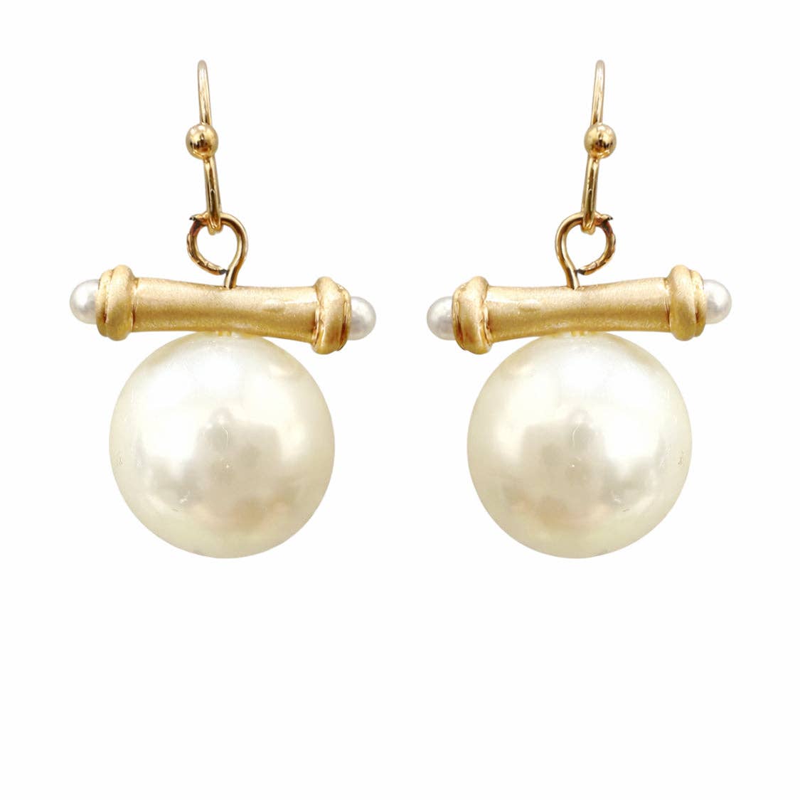 Magnolia Manor Pearl Earrings