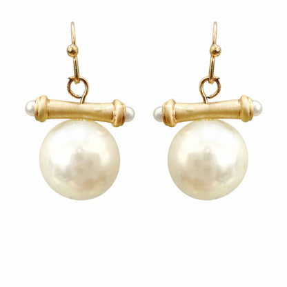 Magnolia Manor Pearl Earrings