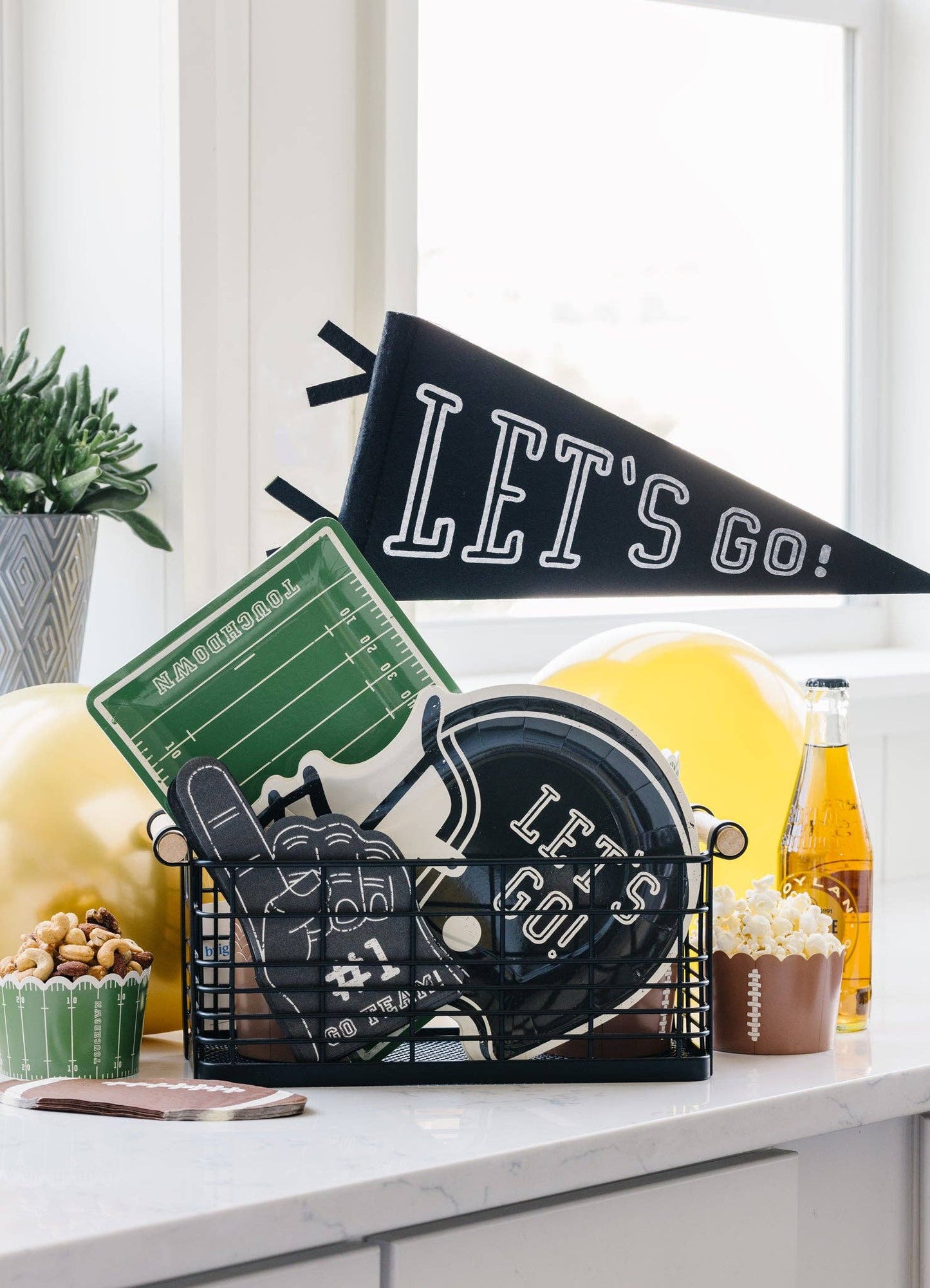 Football Helmet Paper Plate (8ct)