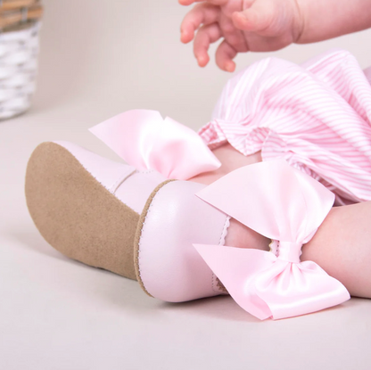 Belle Early Days Pink Pearlised Leather Pre-Walker with Bow